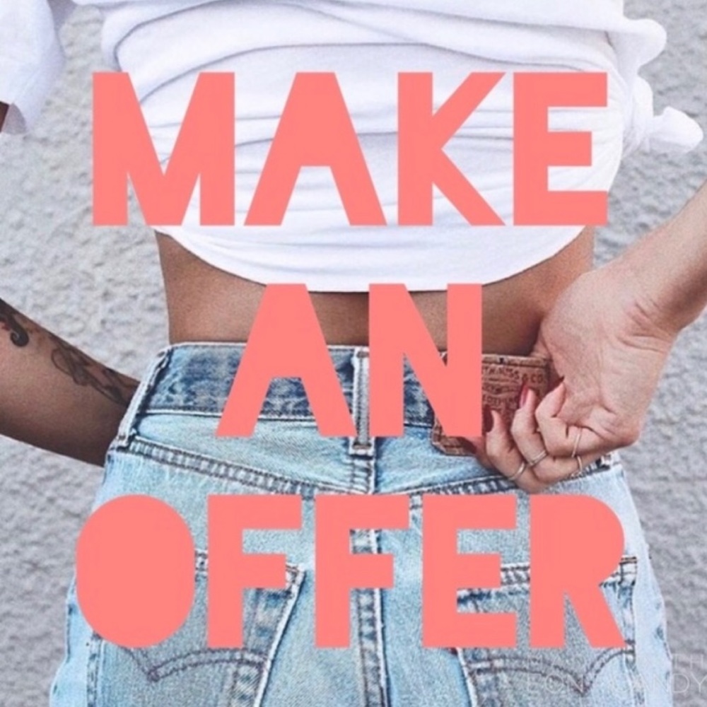 COME CHECK OUT MY CLOSET! TAKING OBOs ON ALL ITEMS